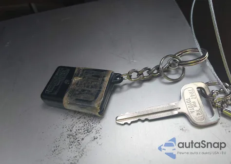 1998 Toyota Camry Le V6 z USA, uszkodzony, nr VIN 4T1BF22K4WU062144